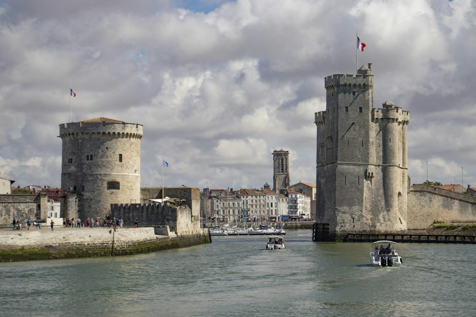 Les tours de La Rochelle à l’entrée du Vieux-Port