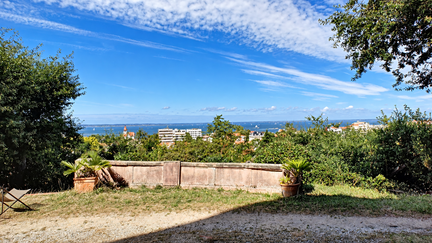 Vue sur le Bassin d’Arcachon depuis le jardin de La Sympathie en 2020